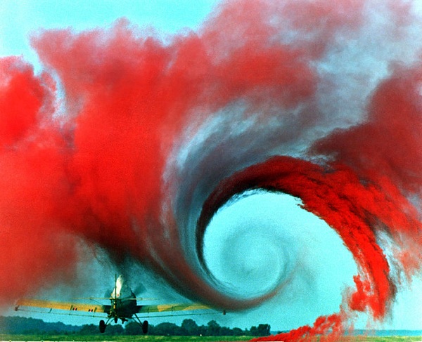  Turbulence in the tip vortex from an airplane wing. 